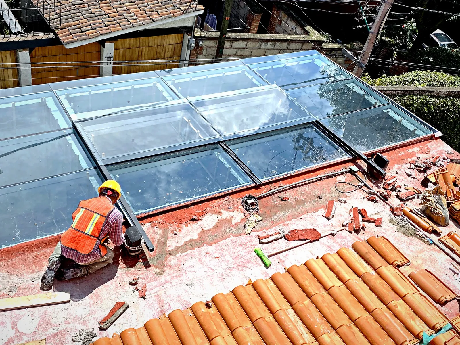 Instalación de domo de vidrio en azotea
